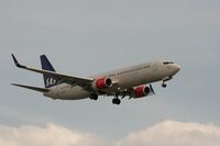 LN-RRH @ EGLL - Taken at Heathrow Airport, June 2010 - by Steve Staunton