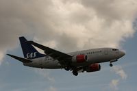 LN-RPU @ EGLL - Taken at Heathrow Airport, June 2010 - by Steve Staunton