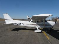 N418ES @ KAXN - Cessna 172R Skyhawk on the line. - by Kreg Anderson