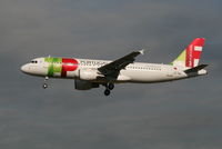 CS-TNT @ EBBR - Arrival of flight TP604 to RWY 25L