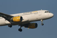 EC-JZI @ EBBR - Arrival of flight VY8728 to RWY 02
