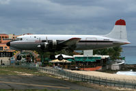 N406WA @ SXM - visitor - by Wolfgang Zilske
