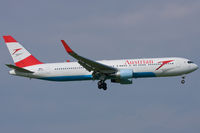 OE-LAY @ LOWW - Austrian Airlines