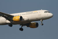 EC-IZD @ EBBR - Arrival of flight VY7060 to RWY 02