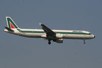I-BIXP @ EBBR - Flight AZ156 is descending to RWY 02