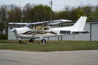 N986WU @ I19 - 1998 Cessna 172R