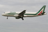 EI-DTF @ EBBR - Flight AZ156 is descending to RWY 25L - by Daniel Vanderauwera