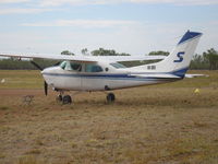 VH-URX @ YBEB - VH-URX , Cessna 210N Centurion II , Slingair , Bellburn Airstrip , WA, 06 oct '10 - by Henk Geerlings