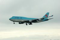 HL7487 @ YVR - Landing on a typical YVR dull,wet day