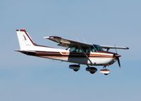 N4886G @ DTN - Landing at Downtown Shreveport. - by paulp