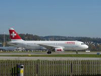 HB-IJJ @ LSZH - Why cant all airports let you do this  Taken on the Zurich airport tour