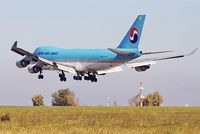 HL7438 @ LOWW - KAL [KE] Korean Air - by Delta Kilo