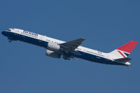 G-CPET @ LOWW - British Airways