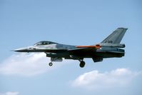 J-019 @ EGVA - display F-16 for the 1995 RIAT.