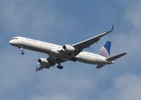 N77867 @ MCO - Continental 757-300
