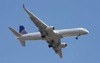 N19130 @ MCO - United in Continental colors