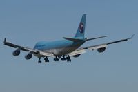 HL7438 @ LOWW - Korean Air CargoB747-4B5ERF