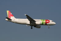 CS-TMW @ EBBR - Flight TP604 is descending to RWY 02