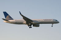 N14106 @ EGLL - Continental Airlines 757-200 - by Andy Graf-VAP