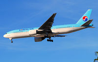 HL7750 @ KLAS - Korean Air Boeing 777-2B5/ER HL7750 (cn 34209/633)

Las Vegas - McCarran International (LAS / KLAS)
USA - Nevada
November 5, 2010
Photo: TDelCoro - by Tomás Del Coro
