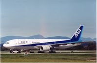 JA709A @ YVR - Aircraft in Sept.2001,still with All Nippon titles and Japanese characters.
Aircraft diverted to YVR after 9-11 attack - by metricbolt
