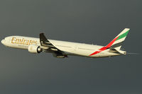 A6-ECT @ VIE - Emirates