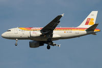 EC-HGS @ VIE - Iberia - by Chris Jilli