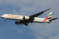 A6-ECT @ VIE - Emirates - by Chris Jilli