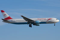 OE-LAW @ LOWW - Austrian Airlines