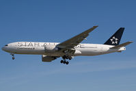 N76021 @ EGLL - Continental Airlines 777-200 - by Andy Graf-VAP