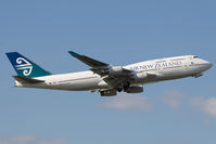 ZK-NBU @ EGLL - Air New Zealand 747-400 - by Andy Graf-VAP