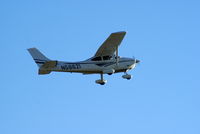 N58621 @ I19 - Cessna 182P