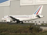 F-RBFB @ LFBD - storage Sogerma - by Jean Goubet/FRENCHSKY