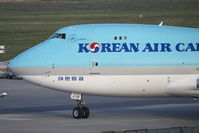 HL7468 @ LOWW - KAL [KE] Korean Air - by Delta Kilo