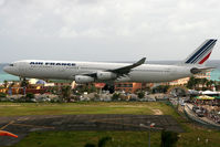 F-GLZN @ SXM - Visitor - by Wolfgang Zilske