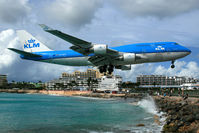 PH-BFN @ SXM - Visitor - by Wolfgang Zilske