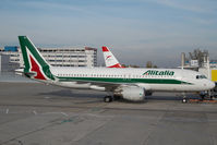 EI-DTL @ LOWW - Alitalia Airbus 320 - by Dietmar Schreiber - VAP