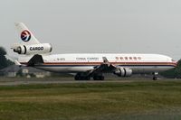 B-2172 @ ELLX - decelerating after touchdown