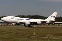 9V-JEA @ ELLX - touchdown