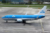 PH-BGK @ EHAM - KLM Royal Dutch Airlines - by Chris Hall