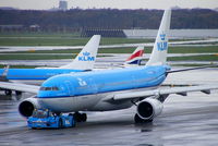 PH-AOD @ EHAM - KLM Royal Dutch Airlines - by Chris Hall