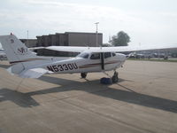 N5330U @ KMDH - SIU - by Trace Lewis