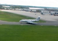 N874RA @ SHV - Taxiing to take off as we are about to touch down on 14 at Shreveport Regional. - by paulp