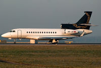 HB-JSI @ LOWW - Dassault Falcon 7X at a cold and windy morning at Vienna