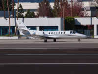 N421LT @ KSMO - N421LT taxiing - by Torsten Hoff