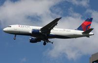 N352NW @ DTW - Delta A320