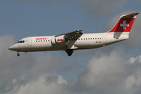 HB-IXR @ EBBR - Flight LX778 is descending to RWY 25L