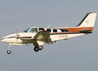 LV-OJE @ SABE - Pretty Baron on final to RWY 31. - by Jorge Molina