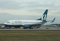 N174AT @ KMKE - Boeing 737-700 - by Mark Pasqualino