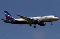 VP-BWF @ EDDF - on final RW07R - by Friedrich Becker